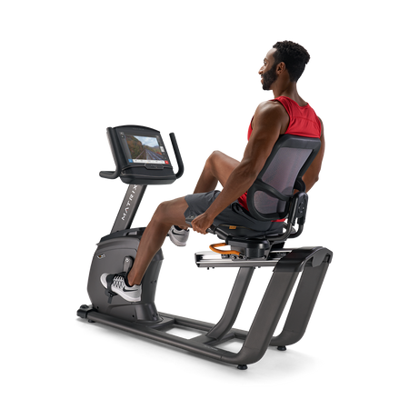 Rower poziomy MATRIX R30 z konsolą XIR